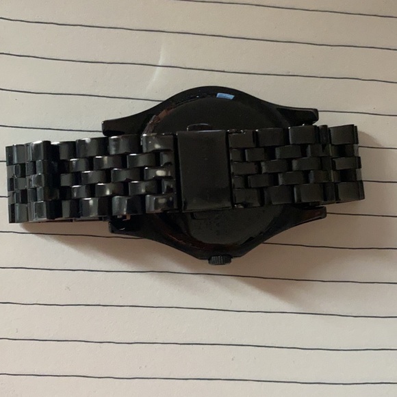 Marc Jacobs Watch - Picture 2 of 2